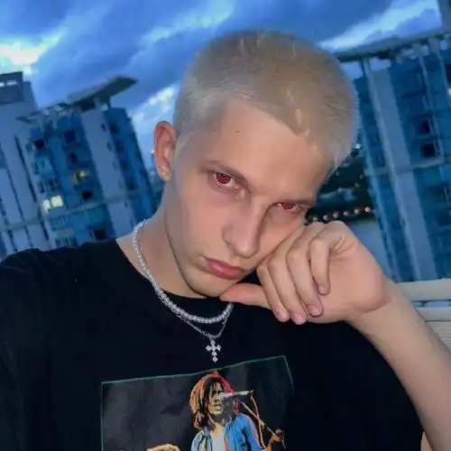 6686体育官网特邀作者Violetta