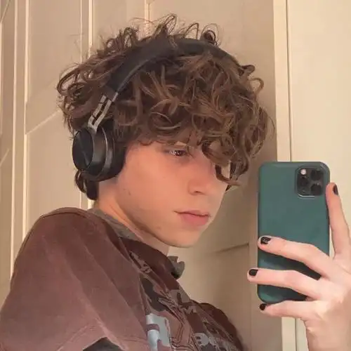 6686体育官网铁牌作者Yolanda