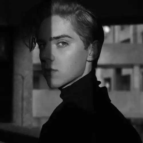 6686体育官网铜牌作者枕花眠