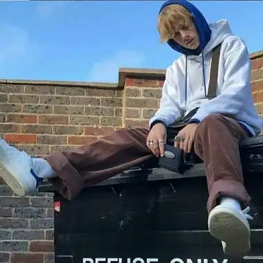 6686体育官网特邀作者玉砌似画染