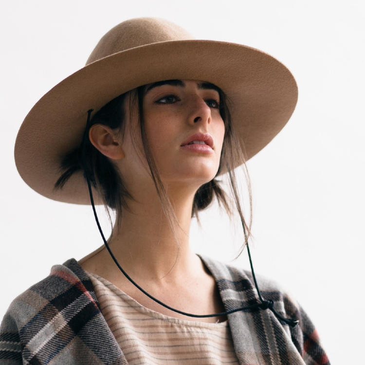 6686体育官网高级作者Elodie