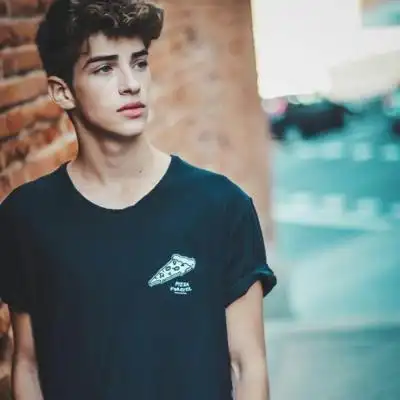 6686体育官网铁牌作者Lenny